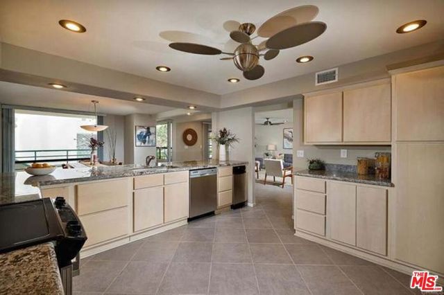 2552 Navarra Drive A, Carlsbad, CA 92009