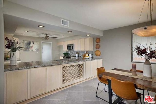 2552 Navarra Drive A, Carlsbad, CA 92009