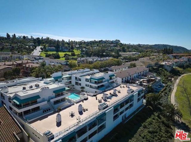 2552 Navarra Drive A, Carlsbad, CA 92009