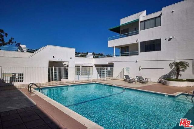 2552 Navarra Drive A, Carlsbad, CA 92009