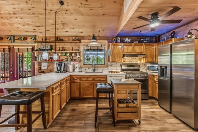 23 Hunters Creek Drive, Huntsville, TX 77340