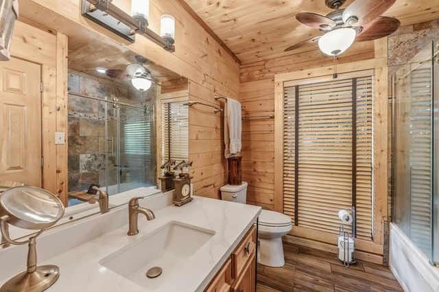 23 Hunters Creek Drive, Huntsville, TX 77340