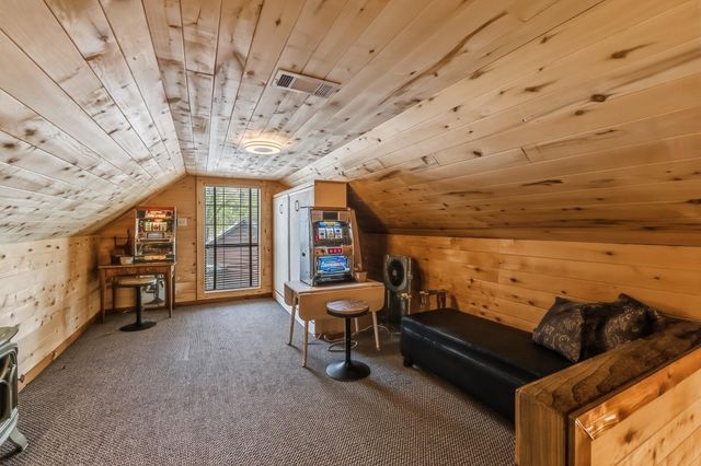 23 Hunters Creek Drive, Huntsville, TX 77340