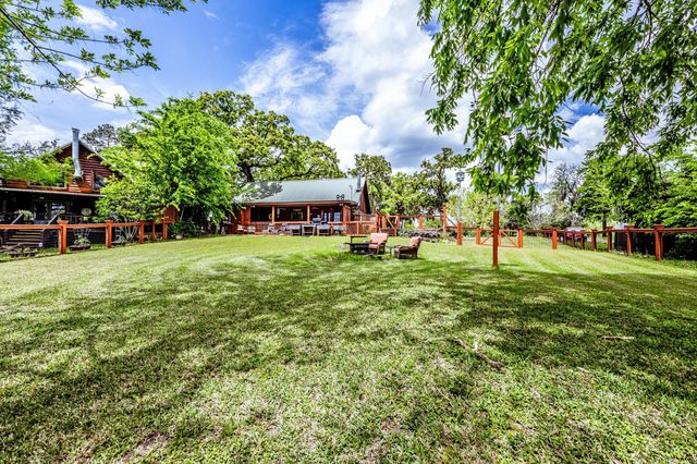 23 Hunters Creek Drive, Huntsville, TX 77340