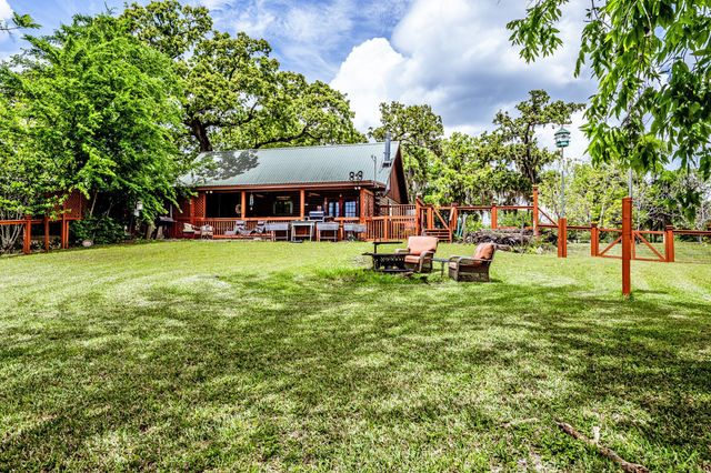 23 Hunters Creek Drive, Huntsville, TX 77340