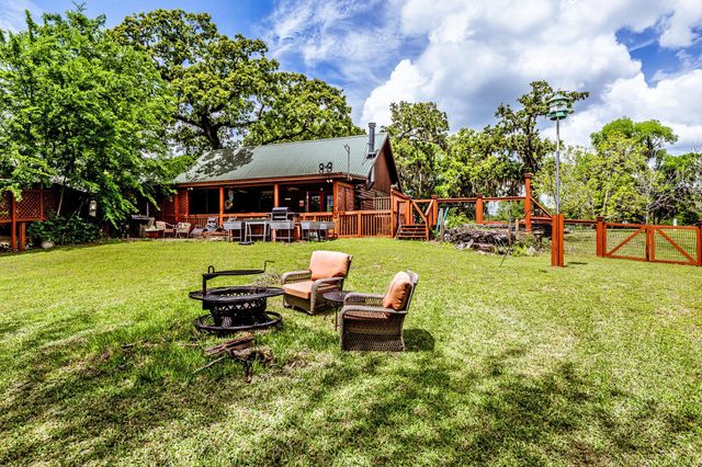 23 Hunters Creek Drive, Huntsville, TX 77340