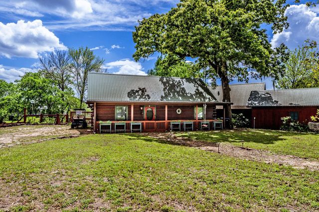 23 Hunters Creek Drive, Huntsville, TX 77340