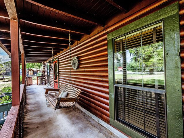23 Hunters Creek Drive, Huntsville, TX 77340