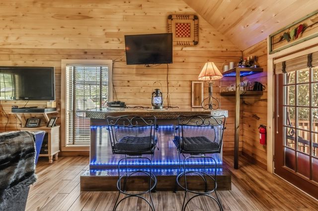 23 Hunters Creek Drive, Huntsville, TX 77340