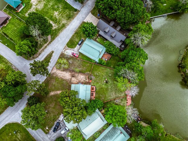 23 Hunters Creek Drive, Huntsville, TX 77340