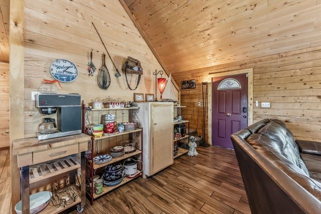 23 Hunters Creek Drive, Huntsville, TX 77340