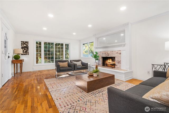 959 Hoquiam Avenue NE, Renton, WA 98059