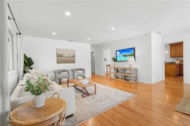 586 36th, Manhattan Beach, CA 90266