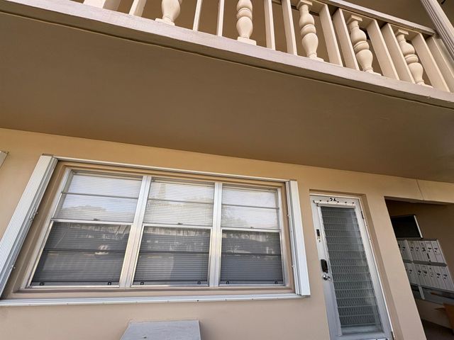 26 Kingswood B, West Palm Beach, FL 33417