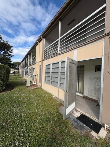 26 Kingswood B, West Palm Beach, FL 33417