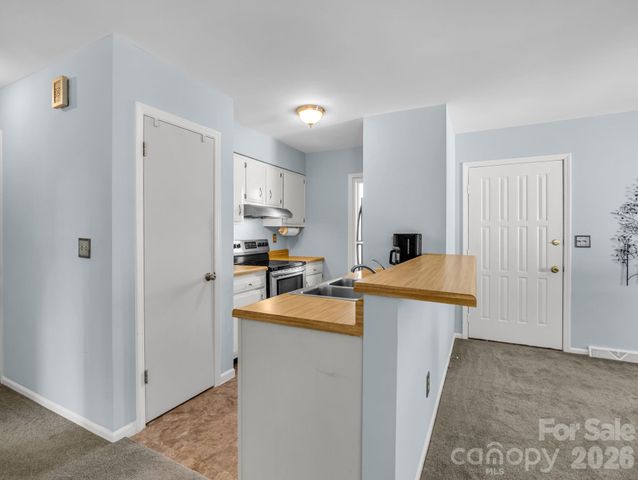 3 Apple Blossom Lane, Hendersonville, NC 28792