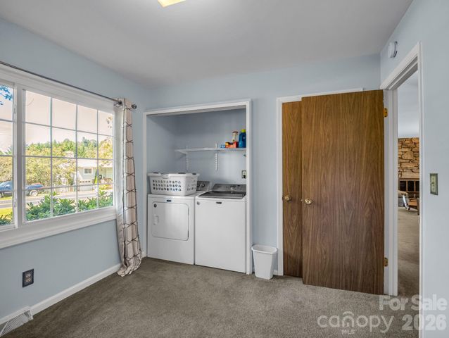 3 Apple Blossom Lane, Hendersonville, NC 28792