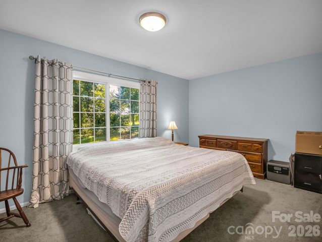 3 Apple Blossom Lane, Hendersonville, NC 28792