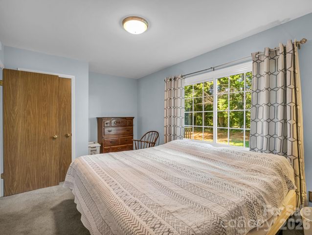3 Apple Blossom Lane, Hendersonville, NC 28792