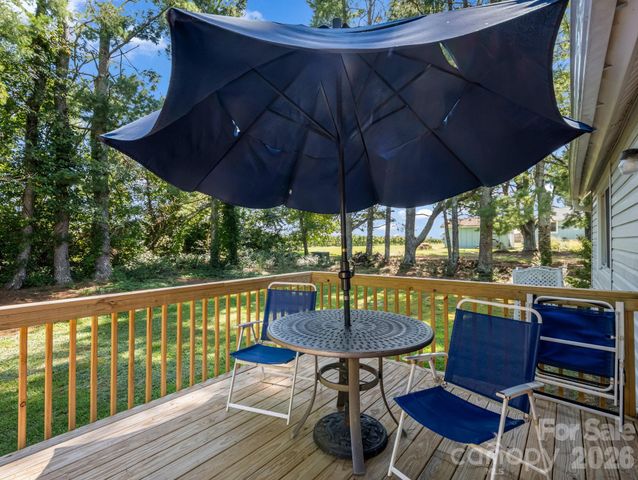3 Apple Blossom Lane, Hendersonville, NC 28792