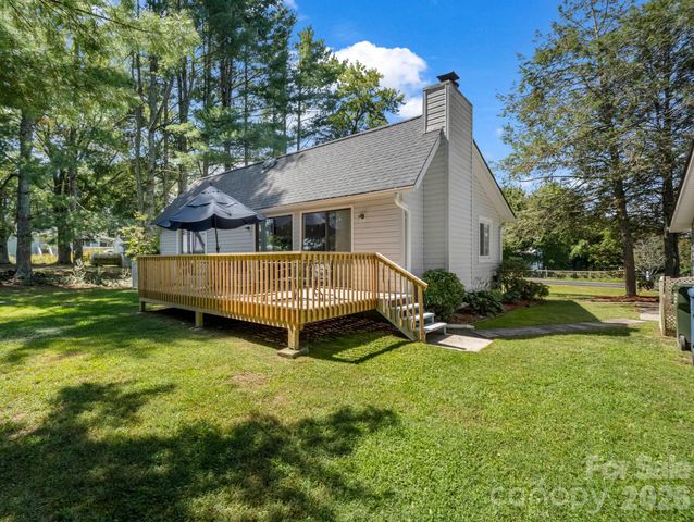 3 Apple Blossom Lane, Hendersonville, NC 28792