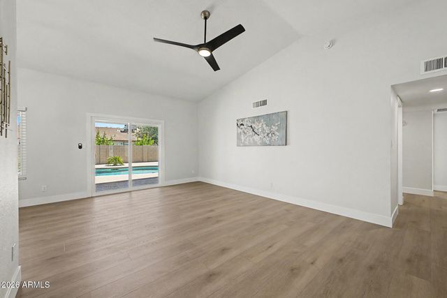 1009 W PAMPA Avenue, Mesa, AZ 85210