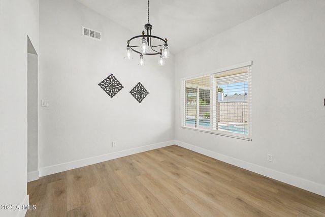 1009 W PAMPA Avenue, Mesa, AZ 85210
