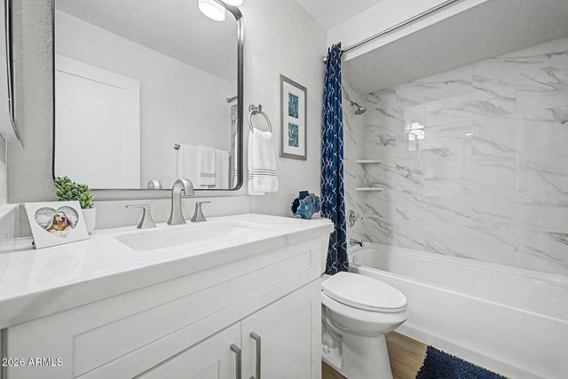 1009 W PAMPA Avenue, Mesa, AZ 85210