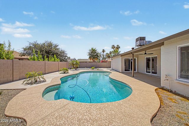 1009 W PAMPA Avenue, Mesa, AZ 85210