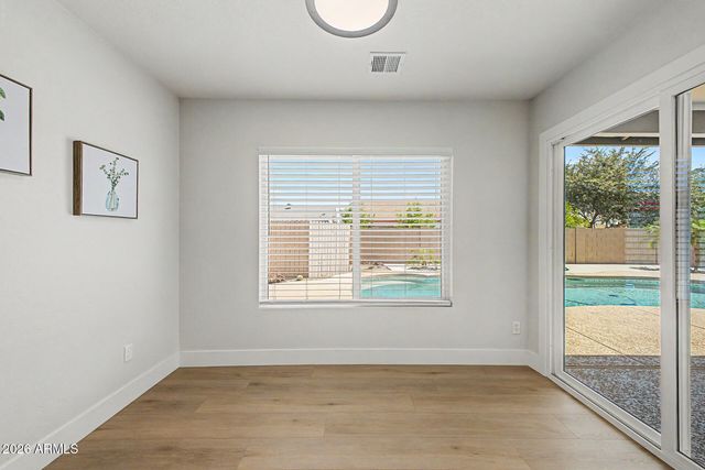 1009 W PAMPA Avenue, Mesa, AZ 85210