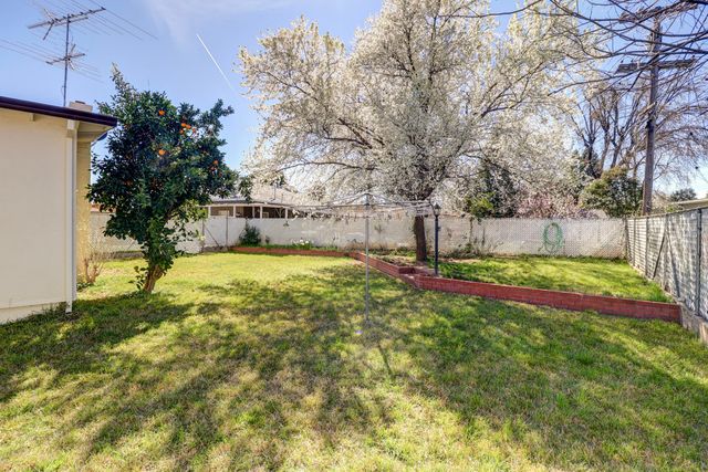 1558 Jeffries Street, Anderson, CA 96007