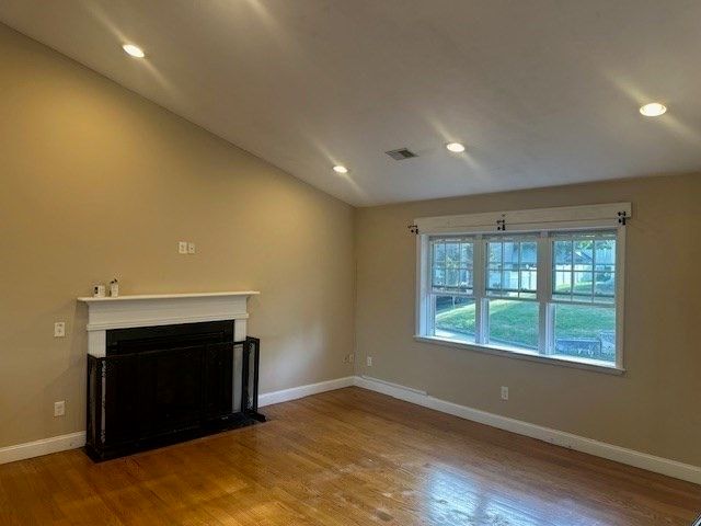 34 Carpenter Ave, Worcester, MA 01605