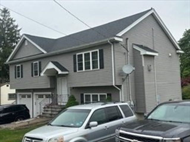 34 Carpenter Ave, Worcester, MA 01605