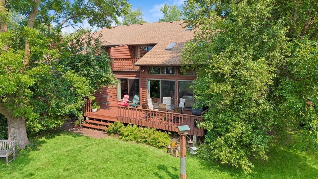 225 Peninsula Road, Medicine Lake, MN 55441 — photo 3