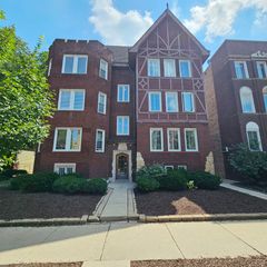424 Wisconsin Avenue 3N, Oak Park, IL 60302
