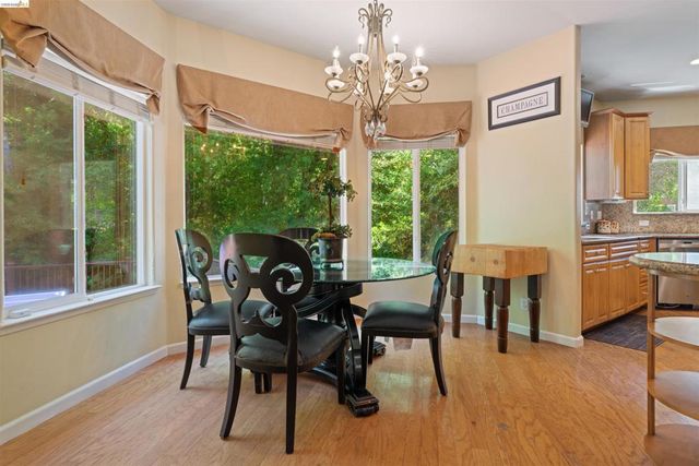 628 Stanley Ln, El Sobrante, CA 94803
