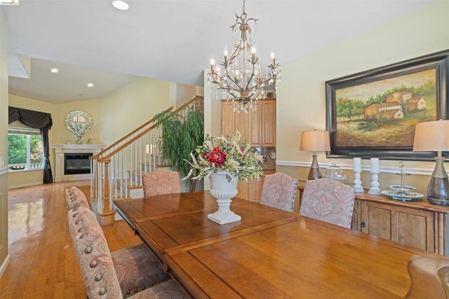 628 Stanley Ln, El Sobrante, CA 94803