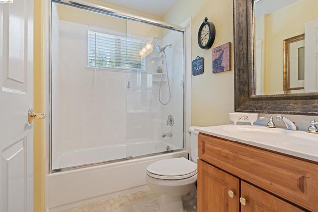 628 Stanley Ln, El Sobrante, CA 94803