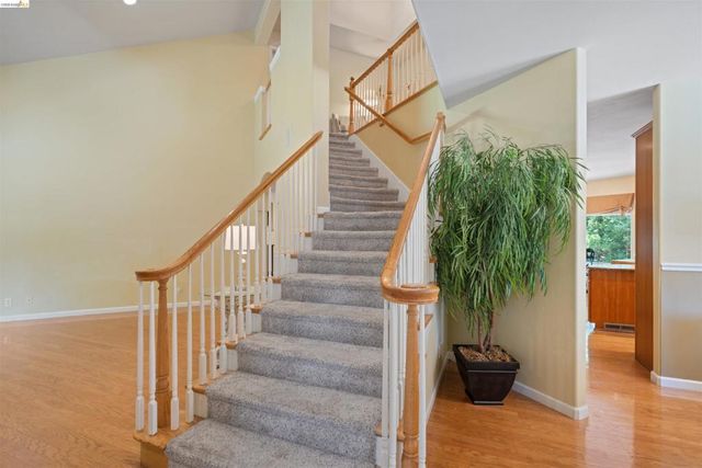 628 Stanley Ln, El Sobrante, CA 94803