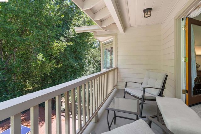 628 Stanley Ln, El Sobrante, CA 94803