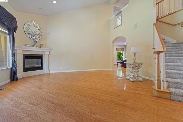 628 Stanley Ln, El Sobrante, CA 94803