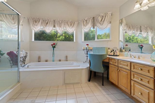 628 Stanley Ln, El Sobrante, CA 94803