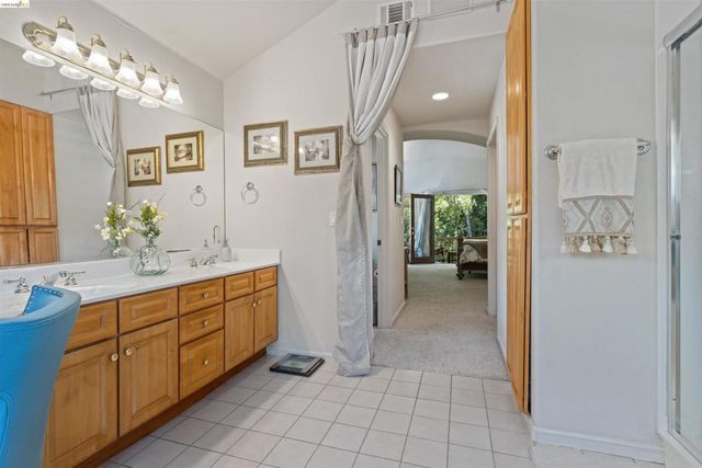 628 Stanley Ln, El Sobrante, CA 94803