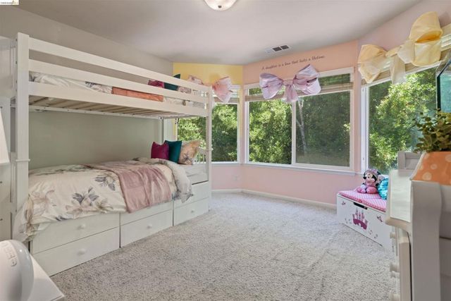 628 Stanley Ln, El Sobrante, CA 94803