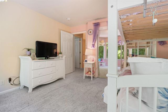 628 Stanley Ln, El Sobrante, CA 94803
