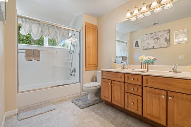 628 Stanley Ln, El Sobrante, CA 94803
