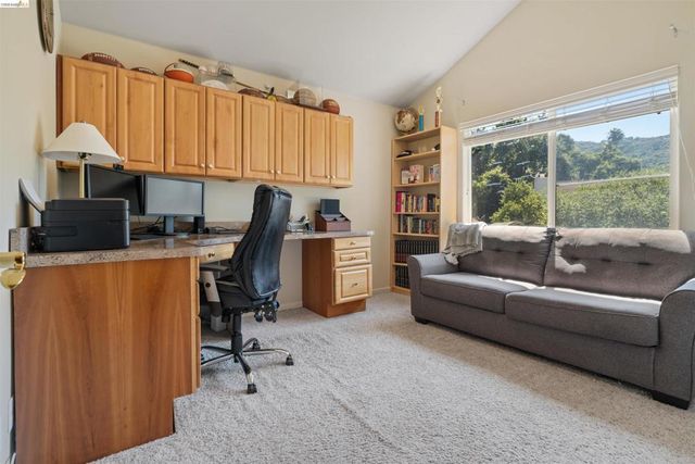 628 Stanley Ln, El Sobrante, CA 94803