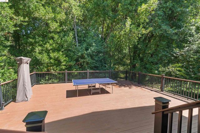 628 Stanley Ln, El Sobrante, CA 94803