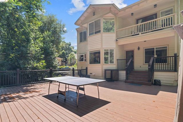 628 Stanley Ln, El Sobrante, CA 94803