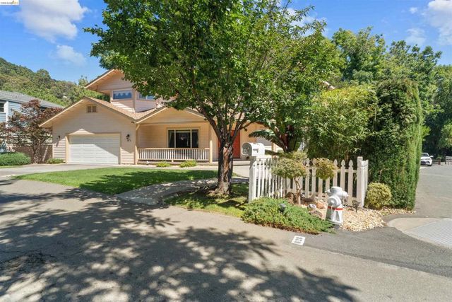 628 Stanley Ln, El Sobrante, CA 94803